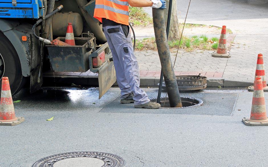 comment déboucher des toilette Colombes